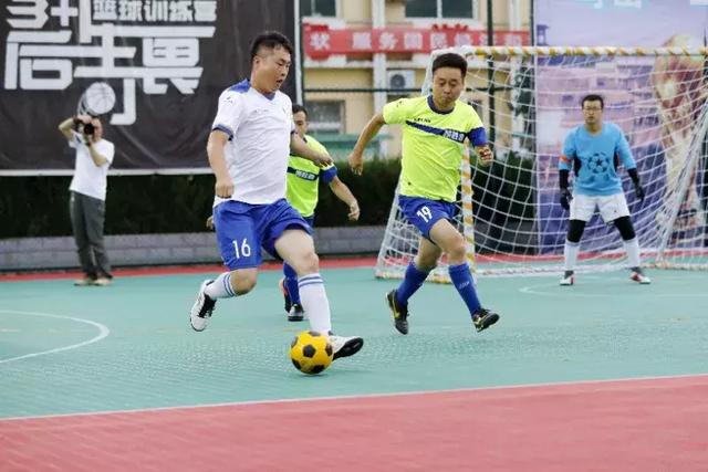 切尔西有意拜仁19岁前锋特尔 转会费将达4000万欧